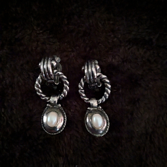 Vintage clip on earrings silver-tone with faux pearl - Picture 1 of 2